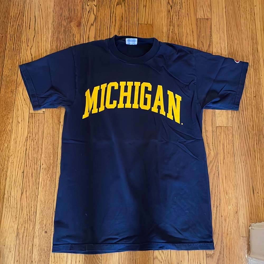 Blue Michigan T-shirt. Size medium